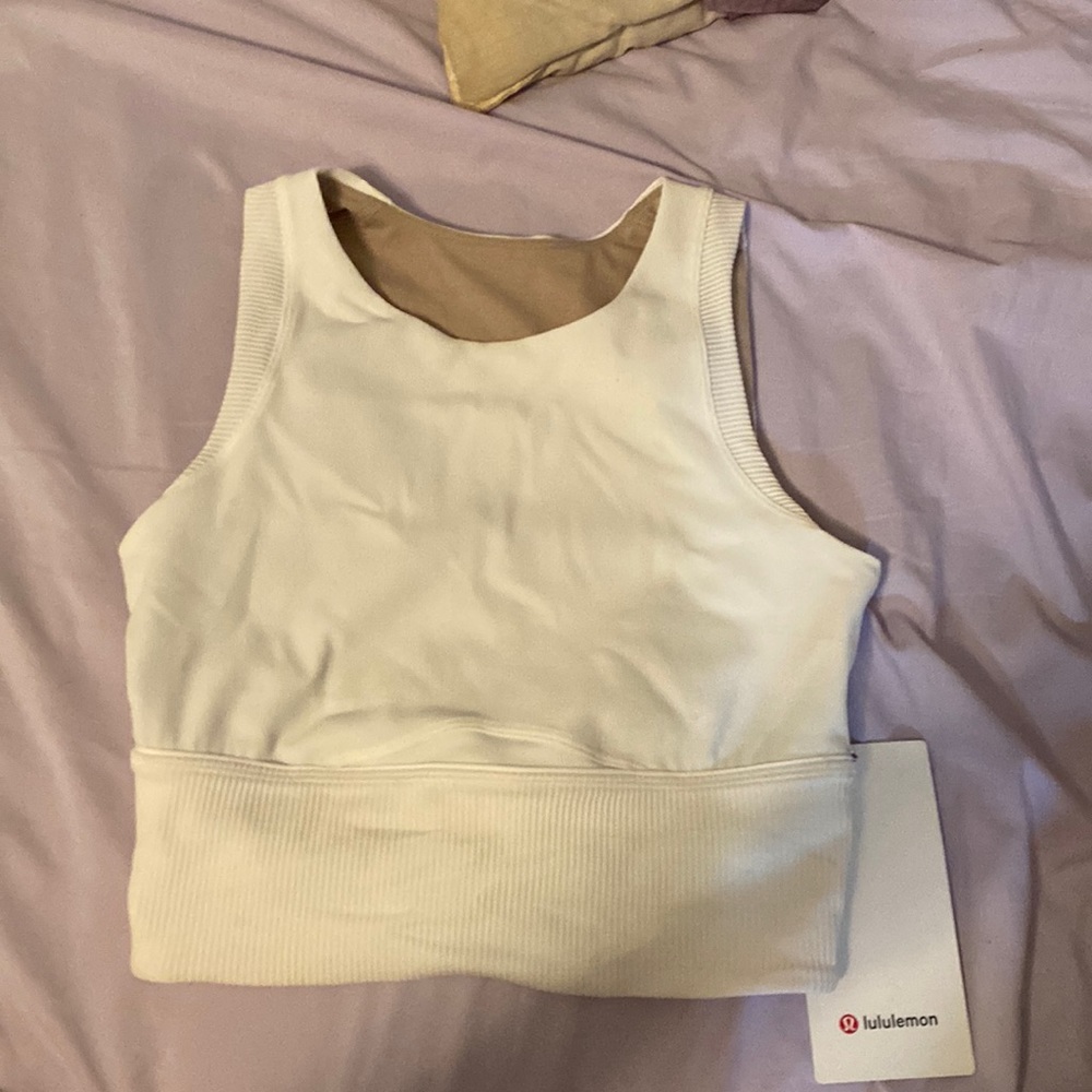 Lululemon kick swerve bra / top NWT!!! Never worn! Got wrong size!